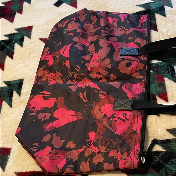 Henri Bendel Vibrant Pink and Black Tote - Picture 2 of 4